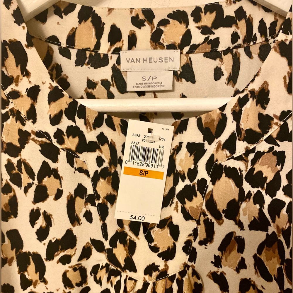 NWT Gorgeous Silky Leopard Top: See pics! - Picture 2 of 9